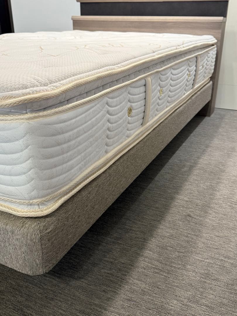 シモンズ ゴールデンバリュー ピロートップ セミダブル マットレス AA2122