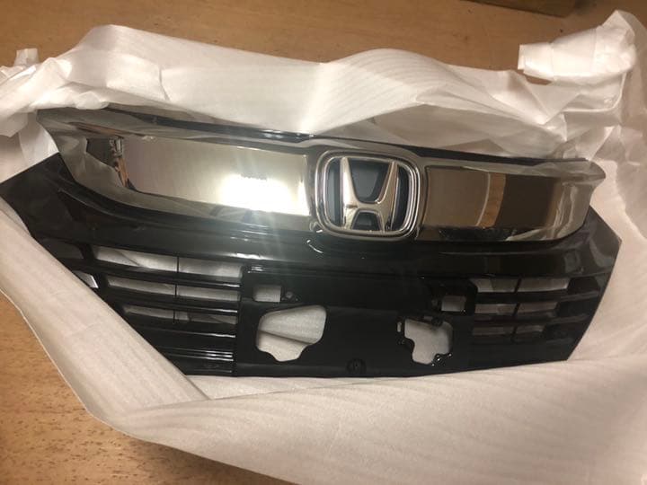 ヴェゼル　ハイブリッドZ 純正　フロントグリル