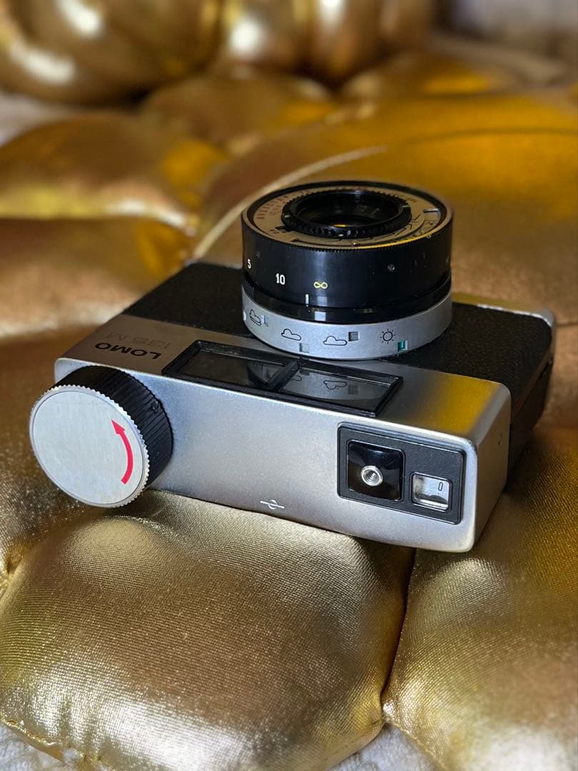LOMO ゼンマイ式 INDUSTAR73 40mm f2.8 動作品