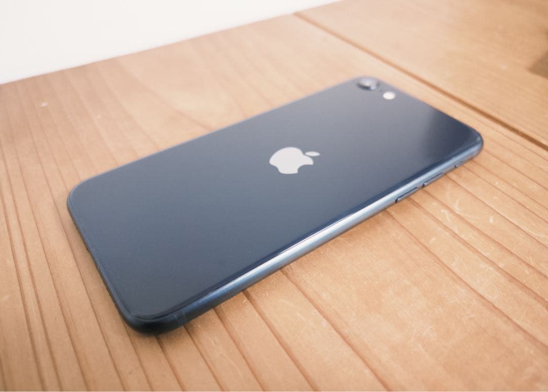 Apple iPhone SE 第三世代 midnight 本体