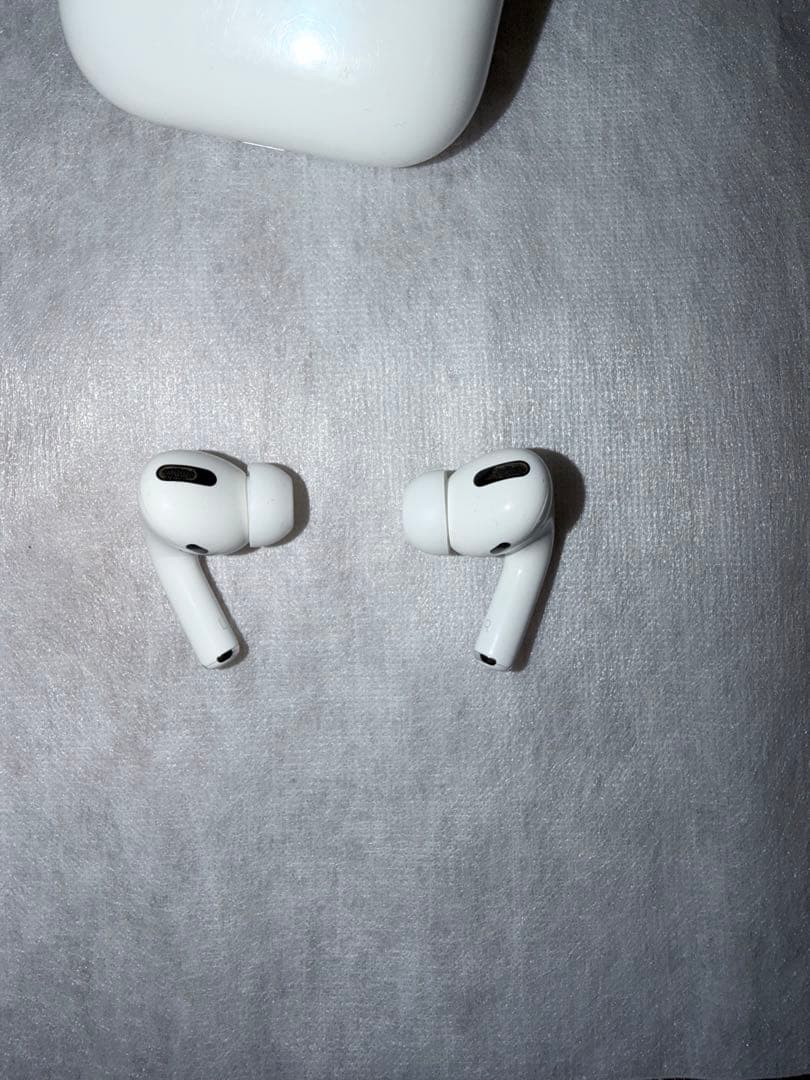 ねお　///正規品///AirPodsPro2本体のみ