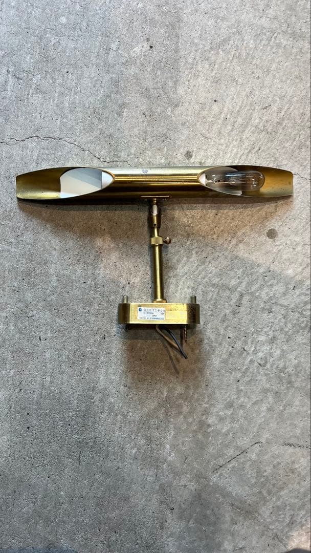 真鍮製ヴィンテージ　壁取り付けライト　洗面台などに