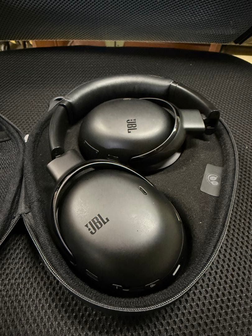 ヘッドホン JBL Tour One M3