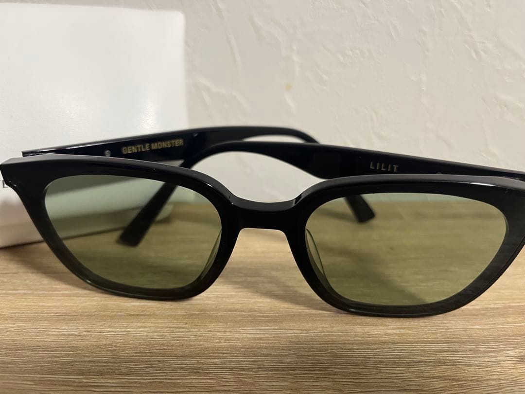 【みる介さん専用】GENTLE MONSTER LILIT グリーン(ケース付)