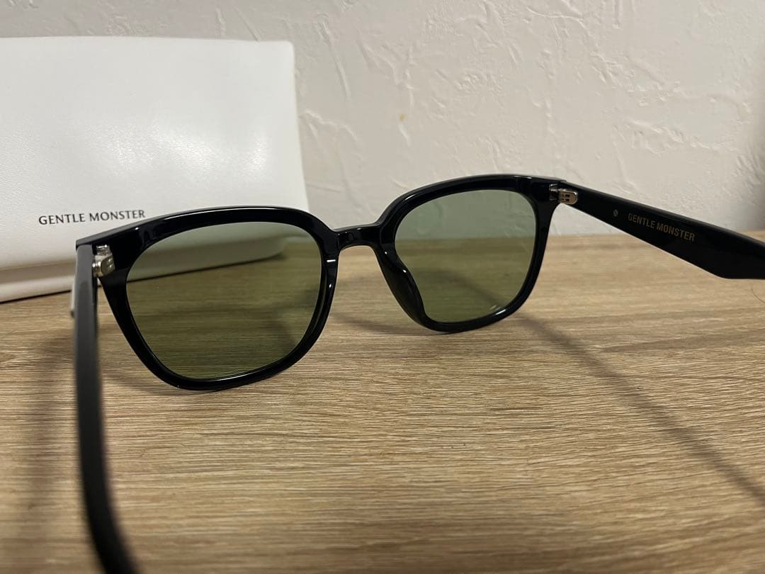 【みる介さん専用】GENTLE MONSTER LILIT グリーン(ケース付)