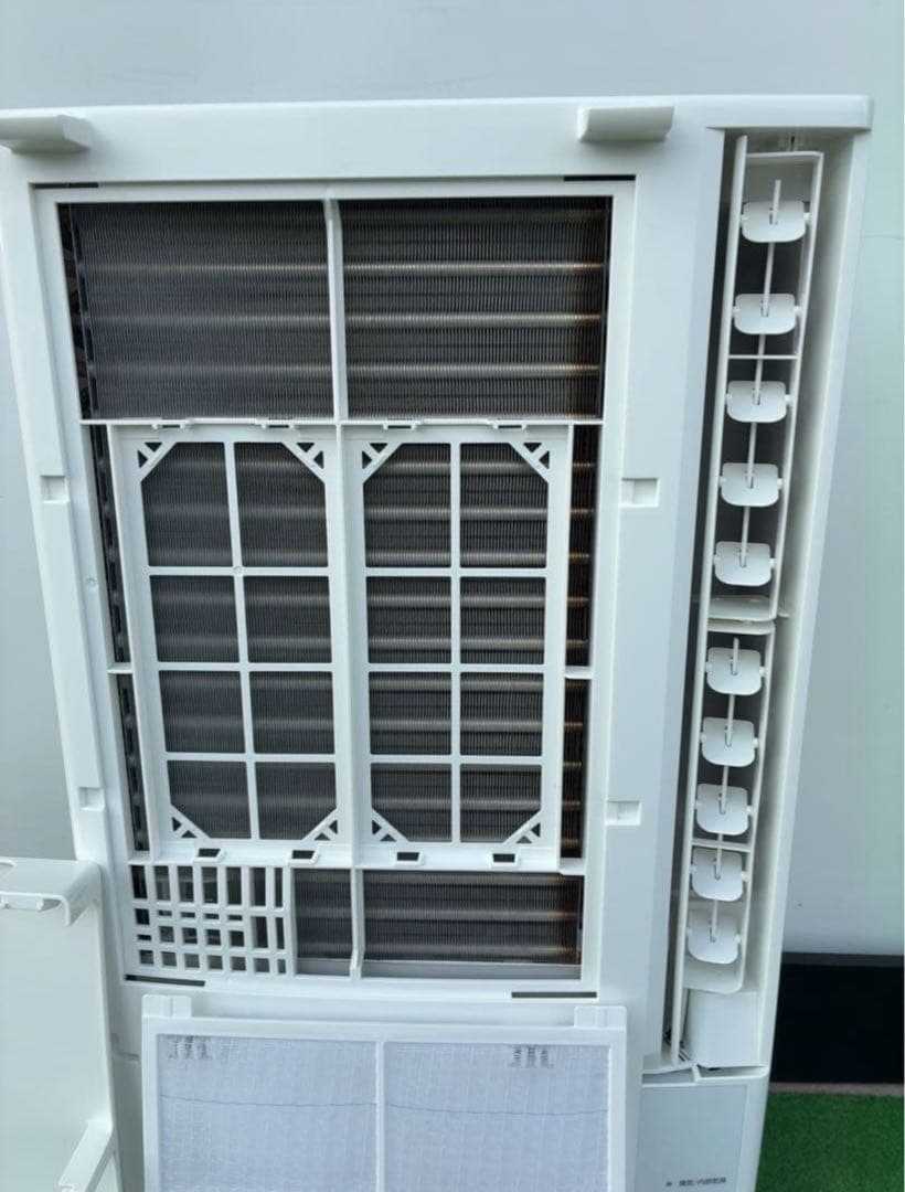 窓用エアコン コロナ 冷暖房除湿兼用 CWH-A1824R 美品　2024年製