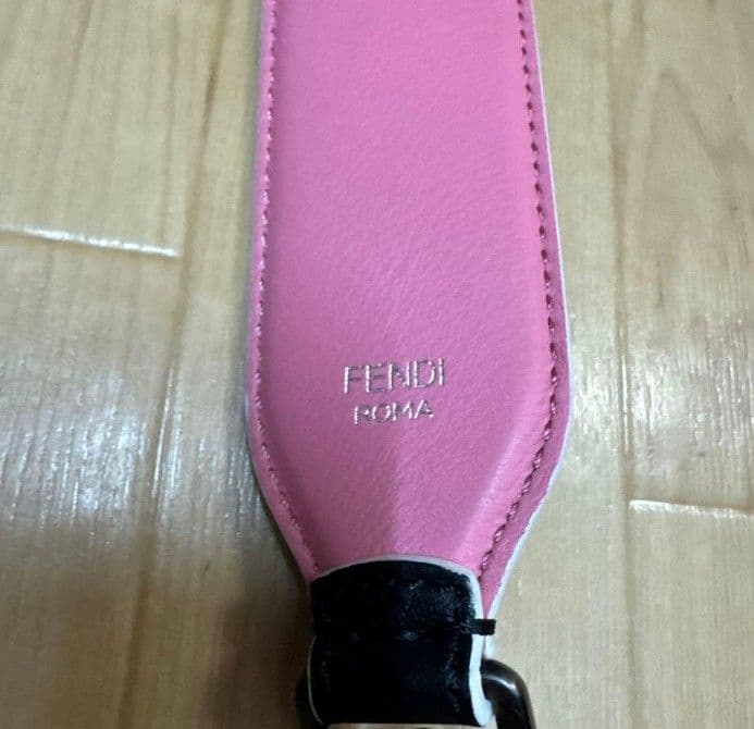FENDIストラップショルダー　スタッズ　美品