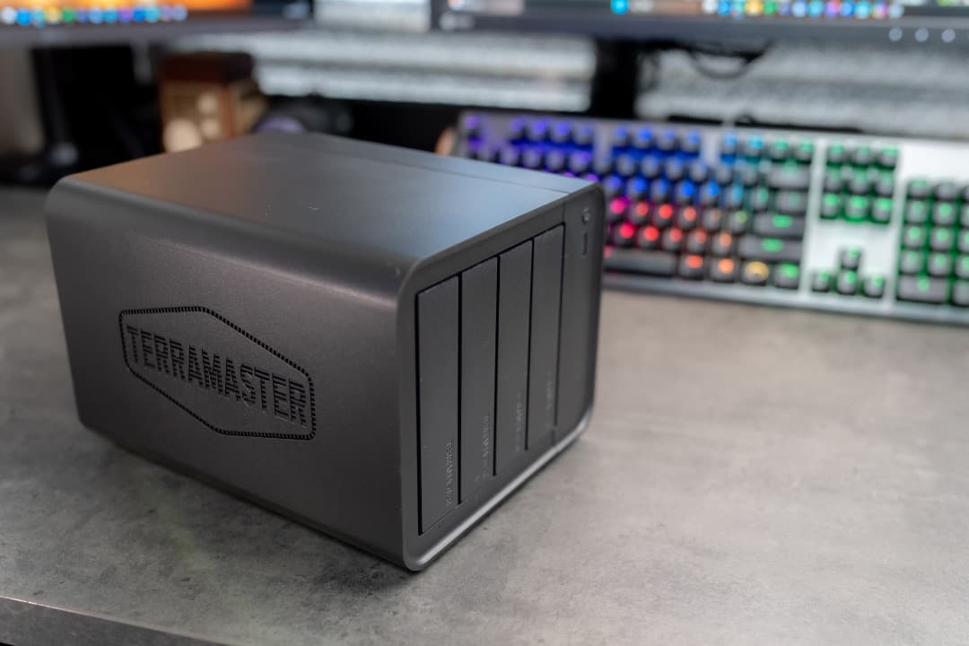 【ほぼ新品】TERRAMASTER F4-425 NAS 4ベイ