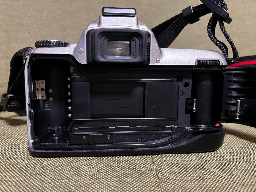 Nikon F65 フィルム一眼レフカメラ