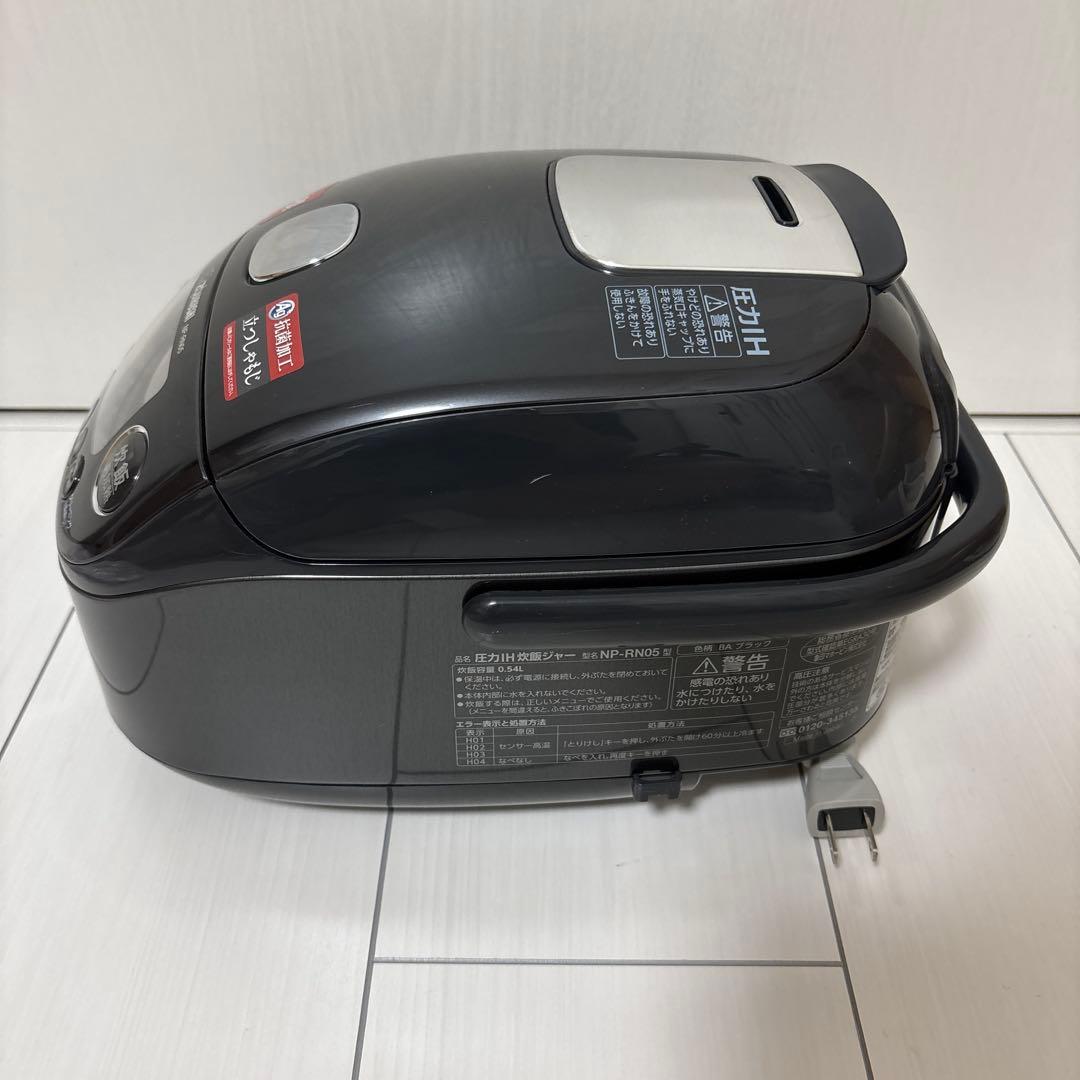 【未使用】象印マホービン 炊飯器 3合 ブラック NP-RN05-BA