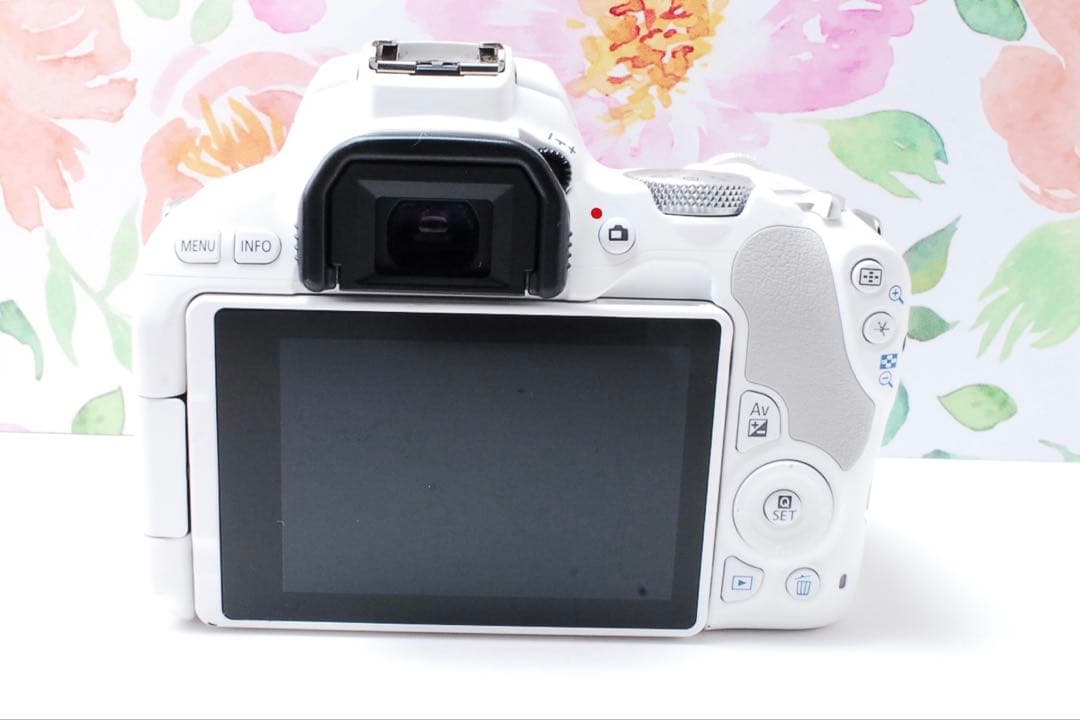 ✨Canon kiss X9✨美品 希少ホワイト スマホに転送 デジタル一眼レフ