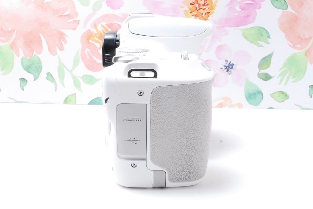 ✨Canon kiss X9✨美品 希少ホワイト スマホに転送 デジタル一眼レフ