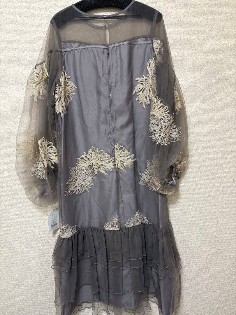 新品niana フラワー 刺繍ティアードフリルドレス Aライン パーティードレス