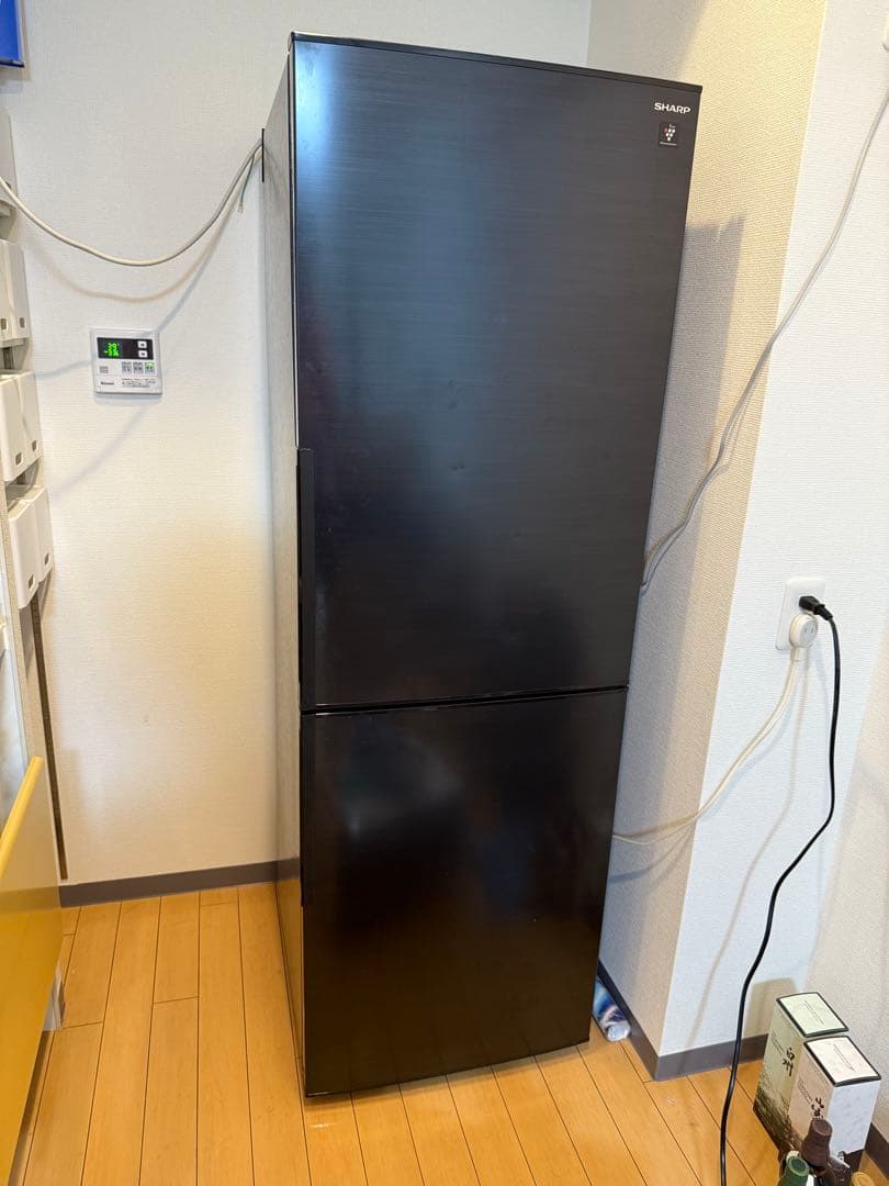 冷蔵庫　SHARP 310L 2ドア 右開き　メガフリーザー　2021年製