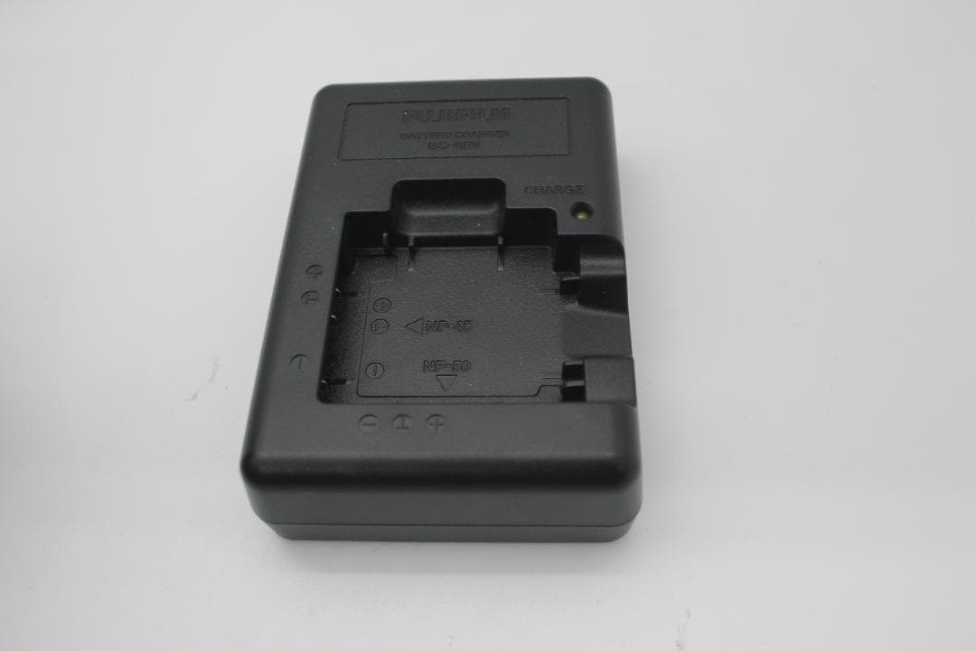 （美品）FUJIFILM F600EXR 赤　レッド　充電器付き