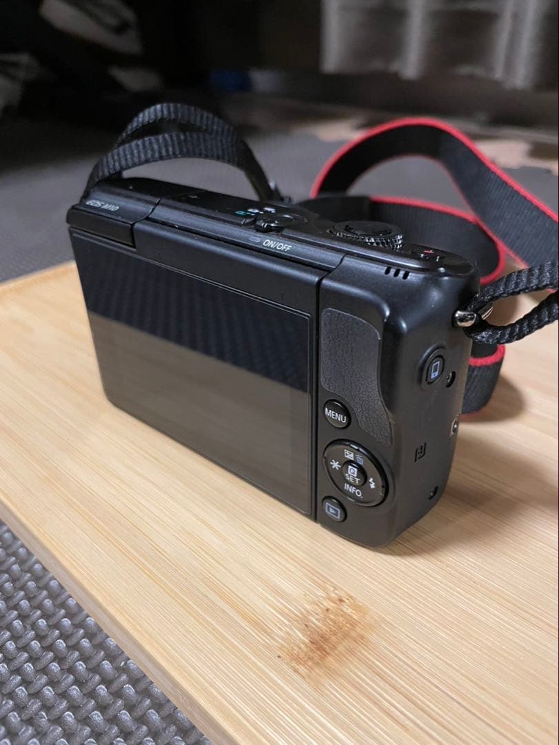 Canon EOS M10 デジタルミラーレス一眼レフカメラ＆単焦点広角レンズ