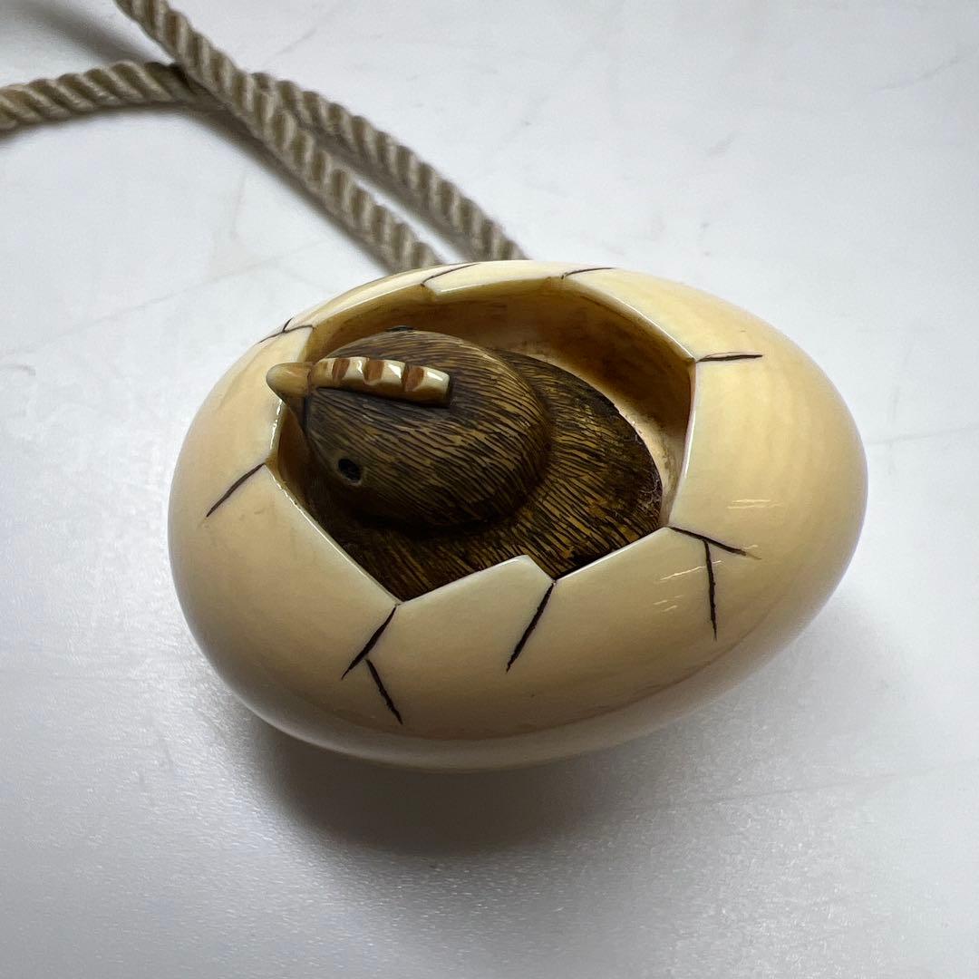 名工光廣在銘　極上ヒヨコからくり根付　37g 東Y8-0118☆2F