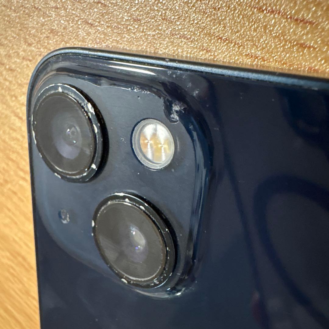 Apple iPhone 13 ミッドナイト　背面割れあり