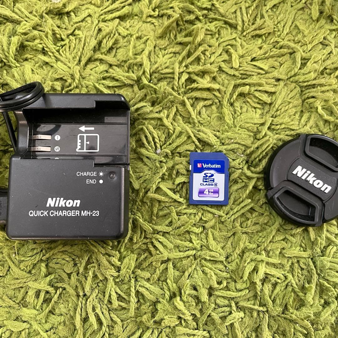 Nikon D40 デジタル一眼レフカメラ