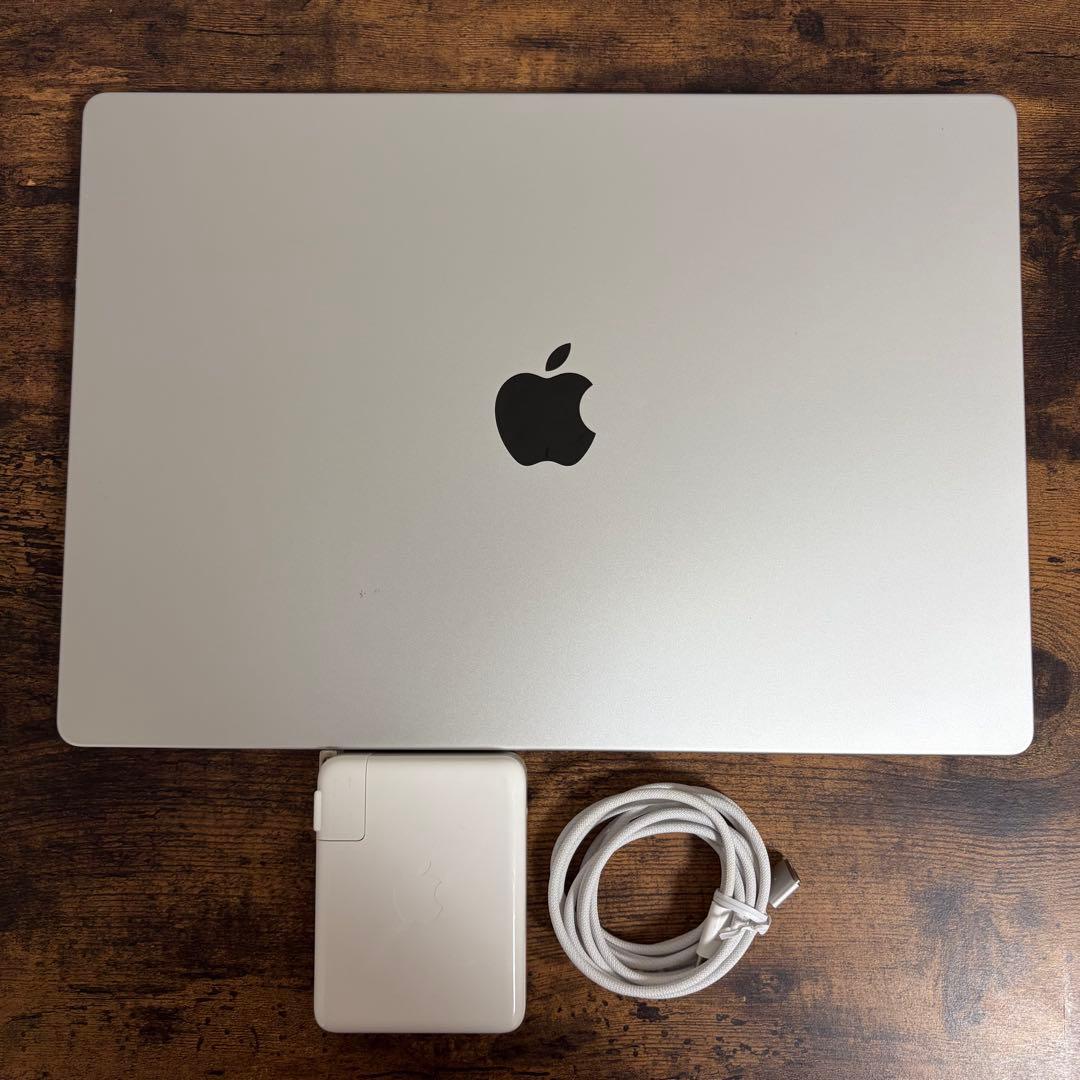 MacBook Pro 16インチM3 Proメモ18GB バッテリ97%