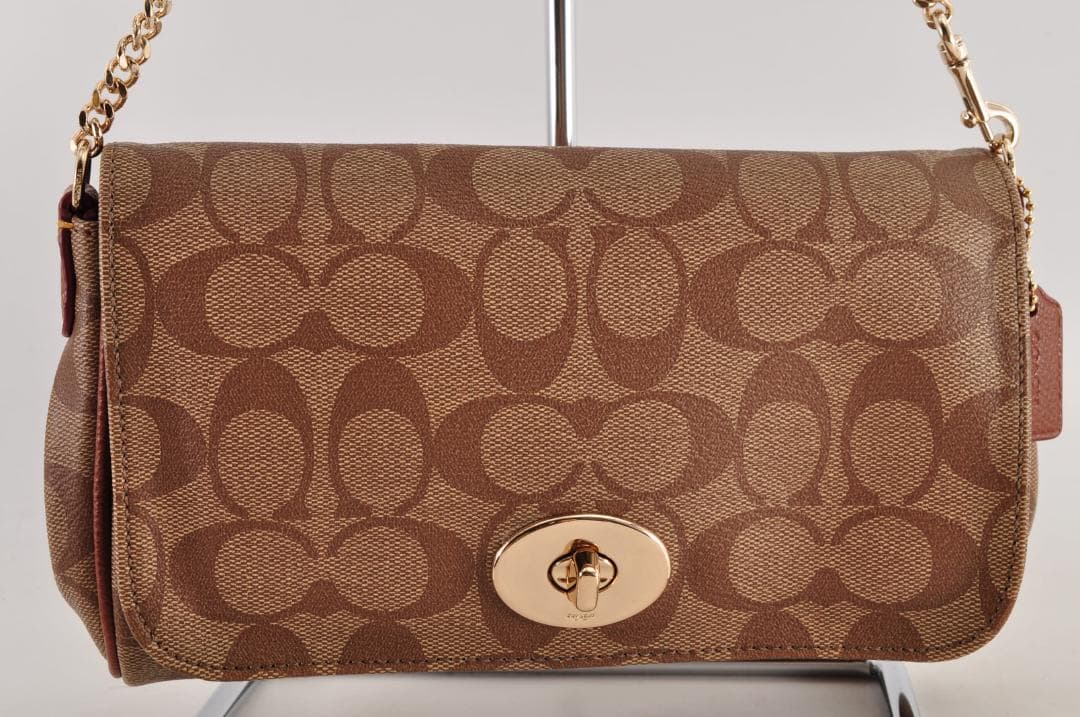 未使用 COACH コーチ シグネチャー ターンロック チェーンバッグ