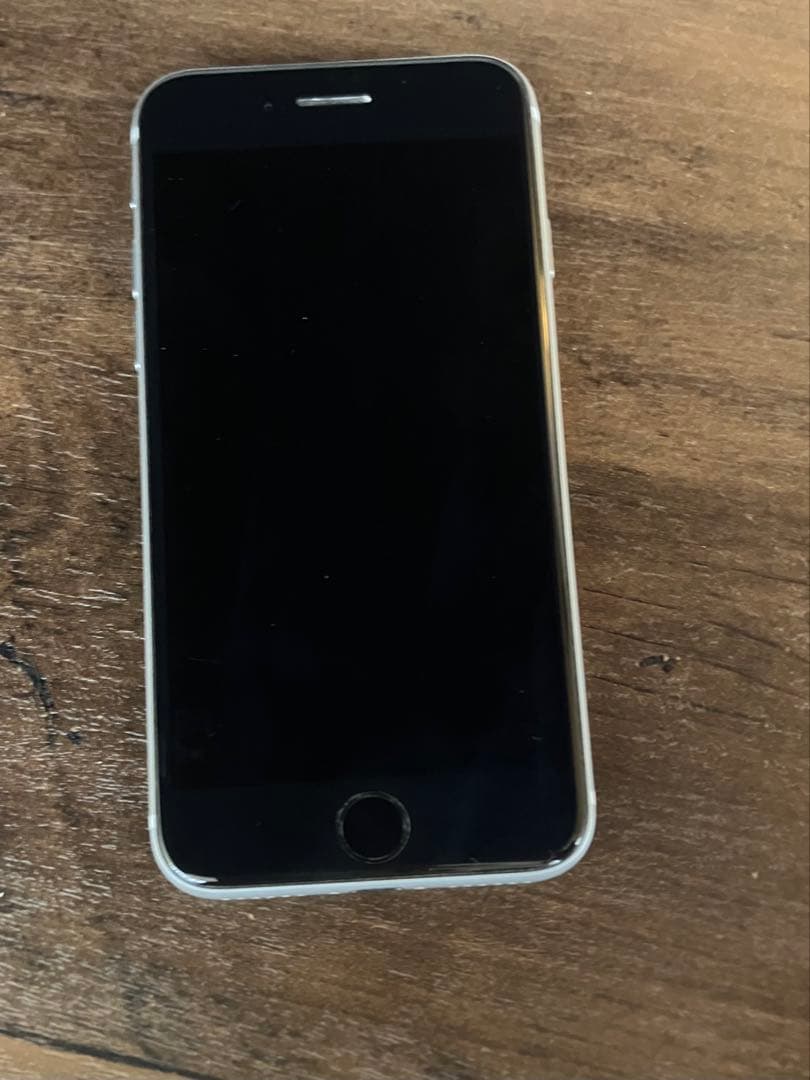 携帯電話本体 Apple iPhone SE