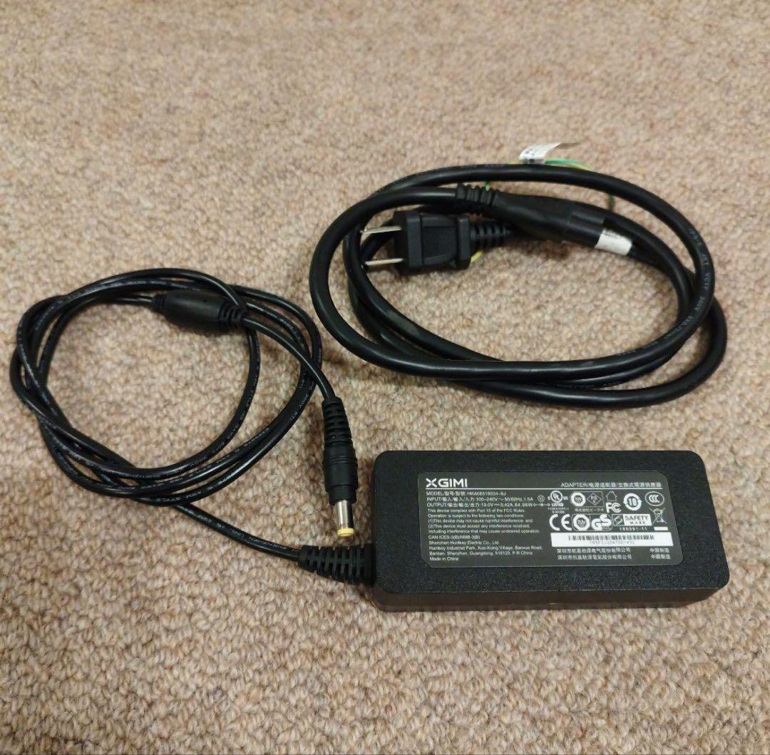 XGIMI MOGO プロジェクター 本体とクリップマウント