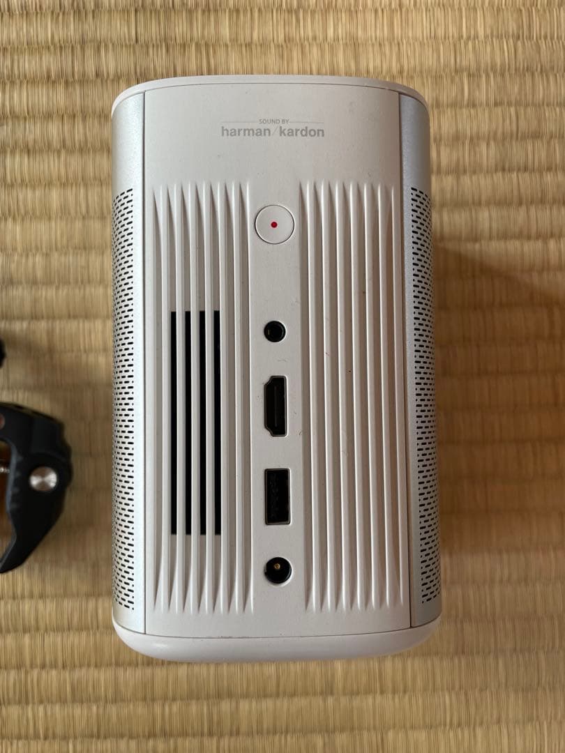 XGIMI MOGO プロジェクター 本体とクリップマウント