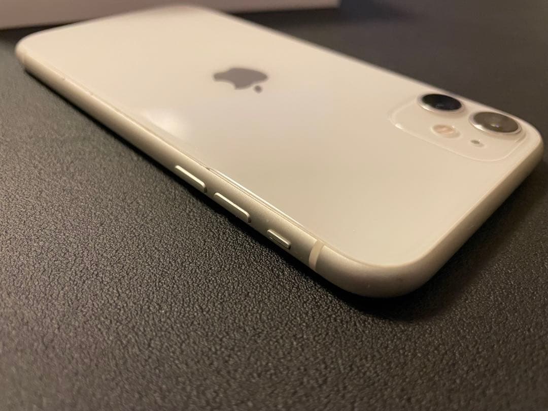 iPhone11 256GB A2223 香港版 ホワイト/白 超美品