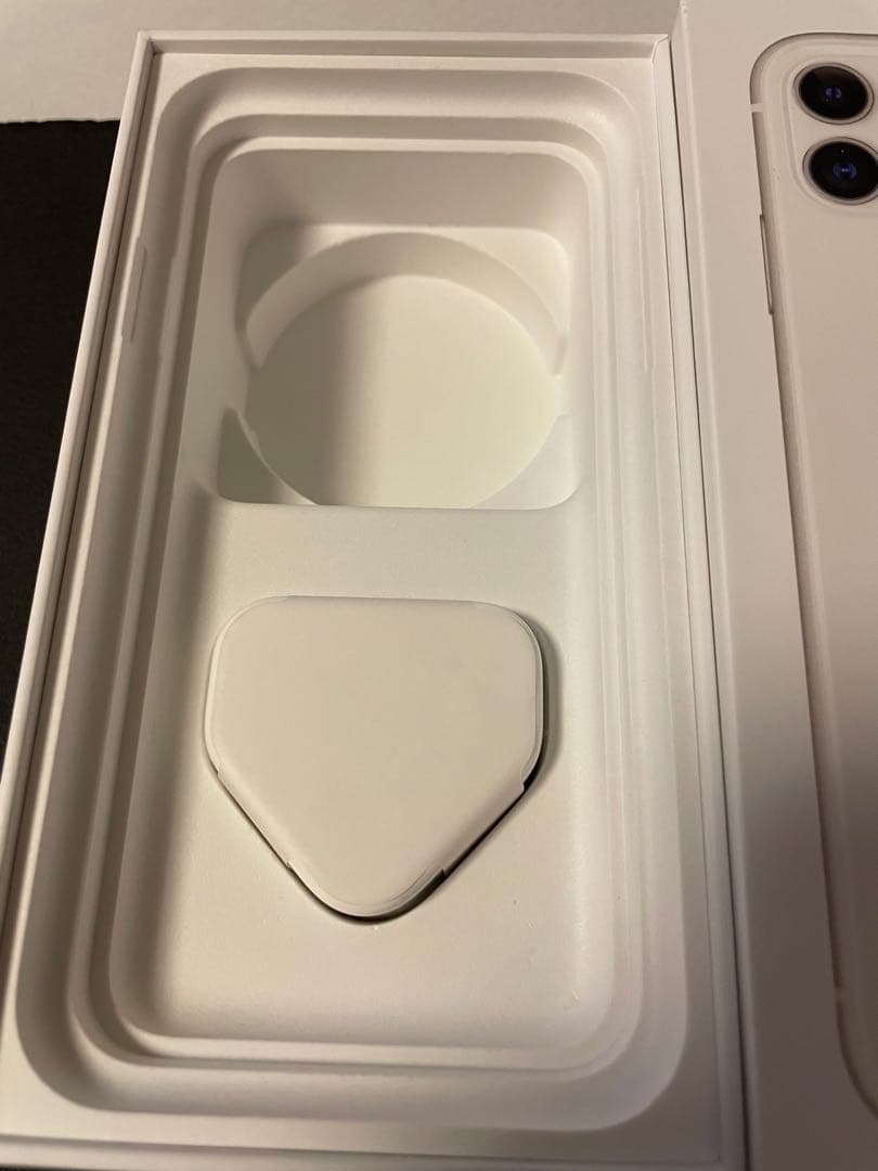 iPhone11 256GB A2223 香港版 ホワイト/白 超美品