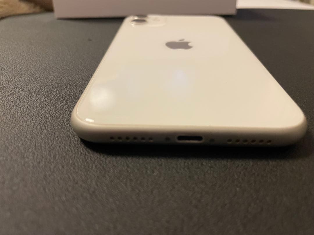 iPhone11 256GB A2223 香港版 ホワイト/白 超美品