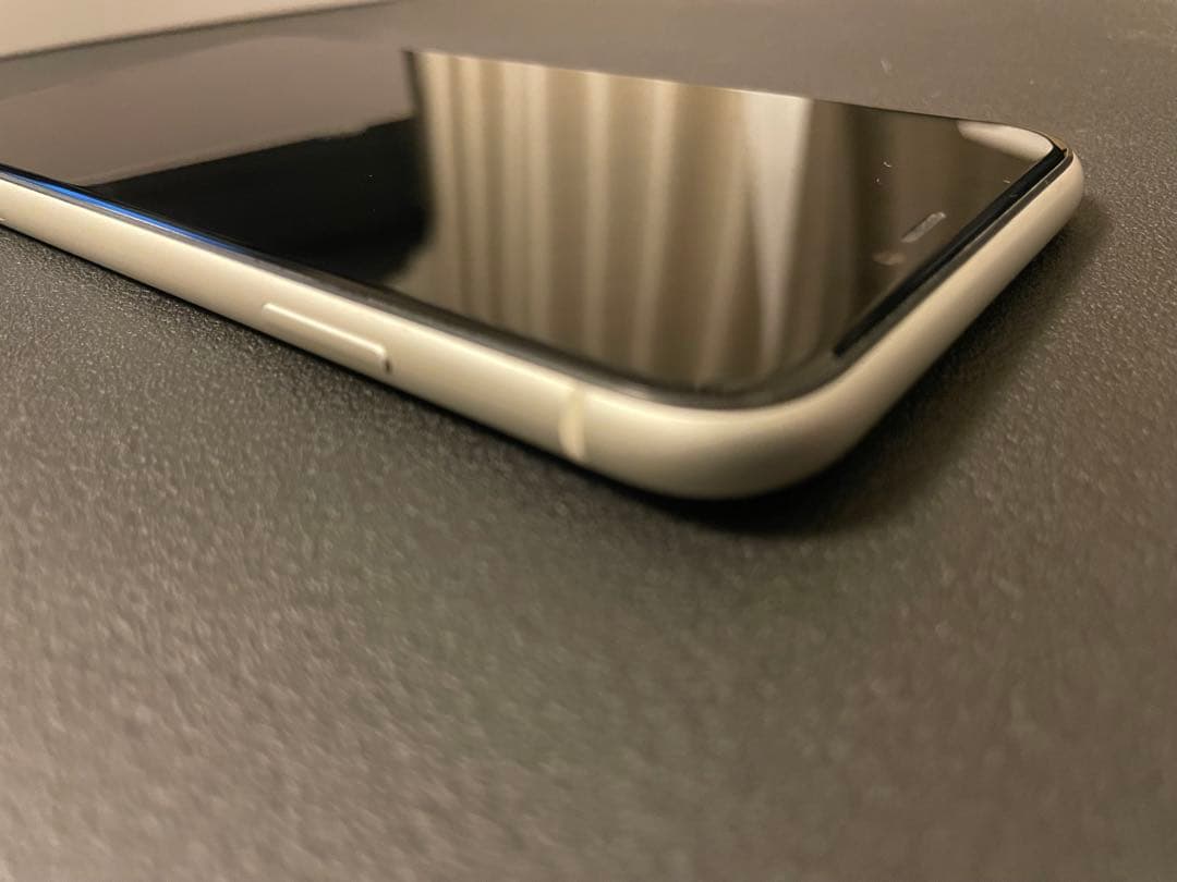 iPhone11 256GB A2223 香港版 ホワイト/白 超美品