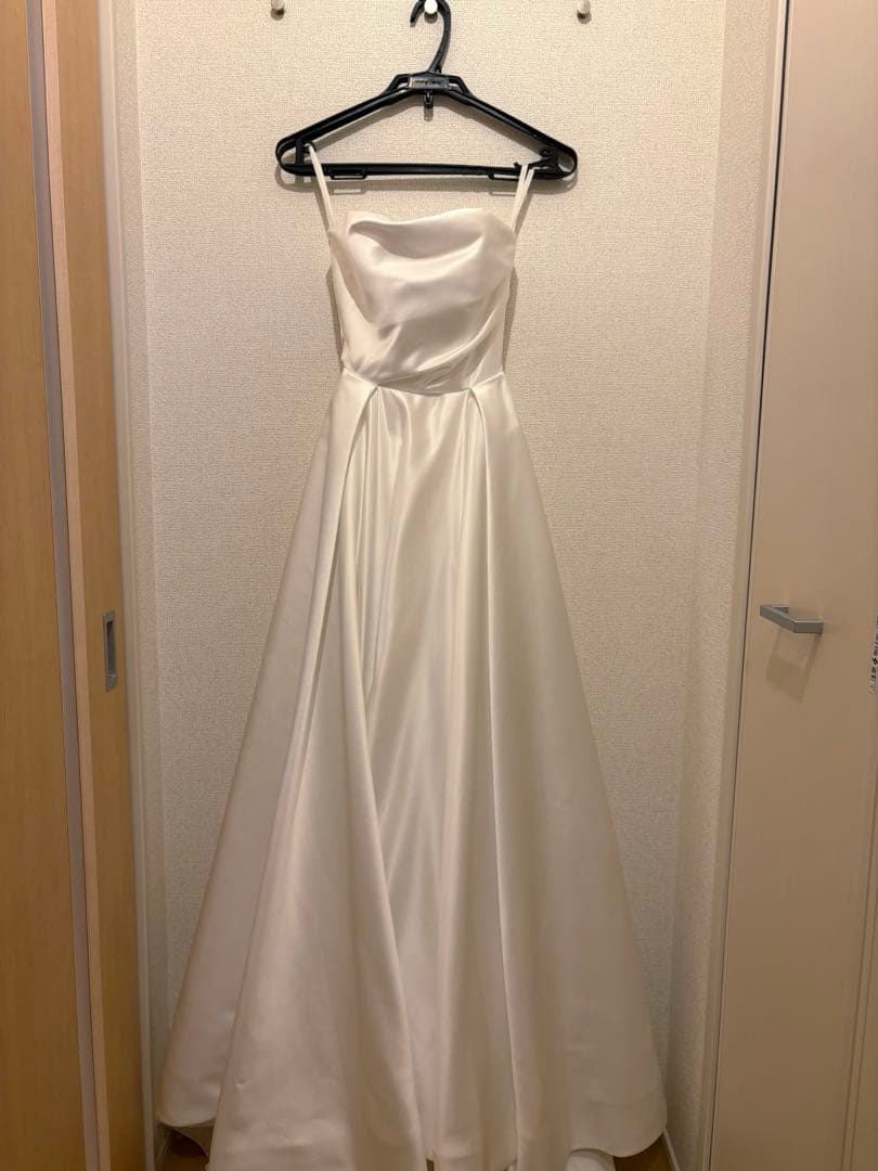 【ドレスプロダクション】W257 パフスリーブ Aラインドレス　トレーン付き