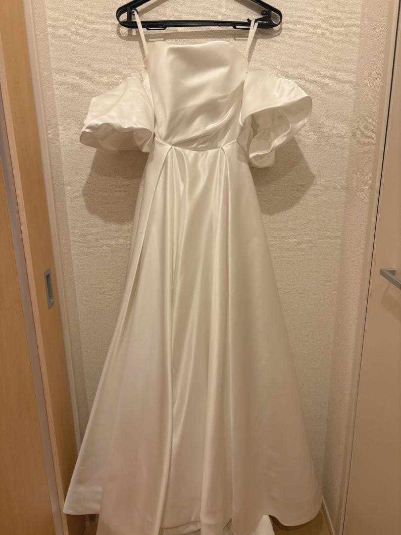 【ドレスプロダクション】W257 パフスリーブ Aラインドレス　トレーン付き