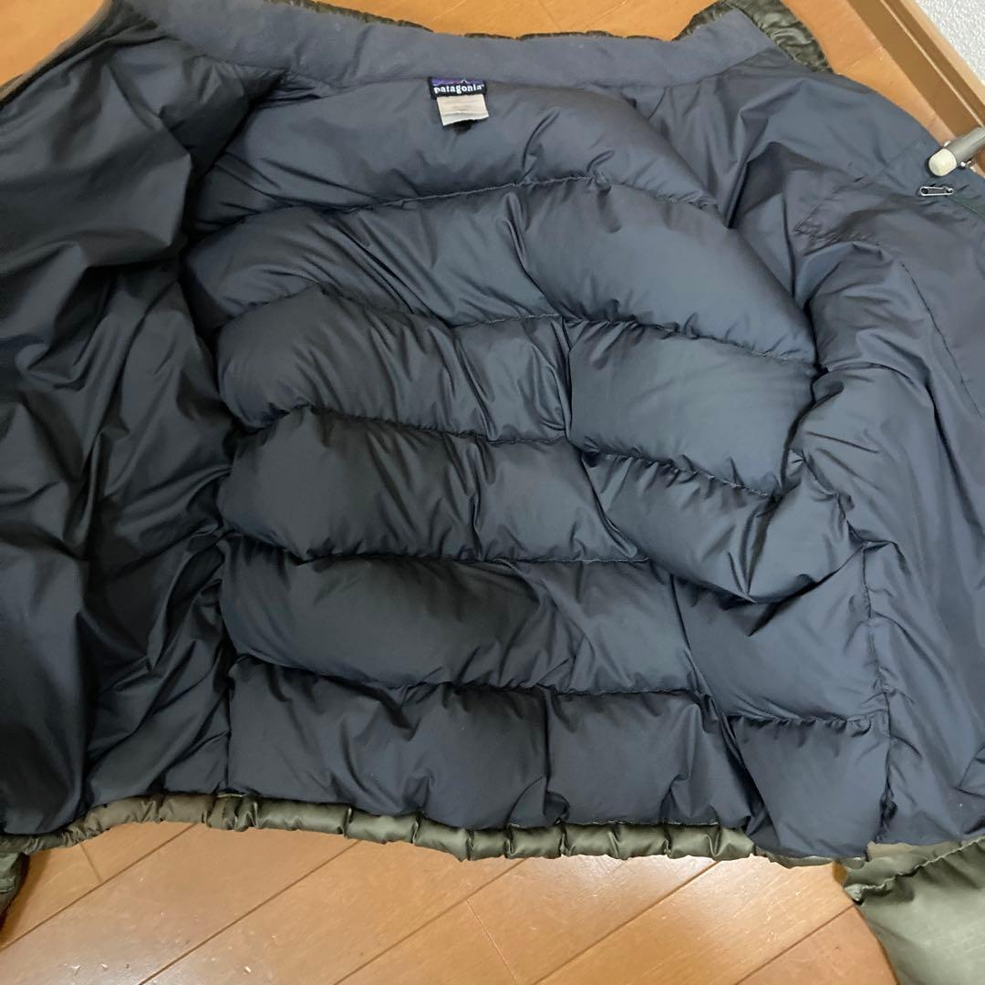 人気パタゴニア　メンズダウンジャケット　XLサイズ カーキ