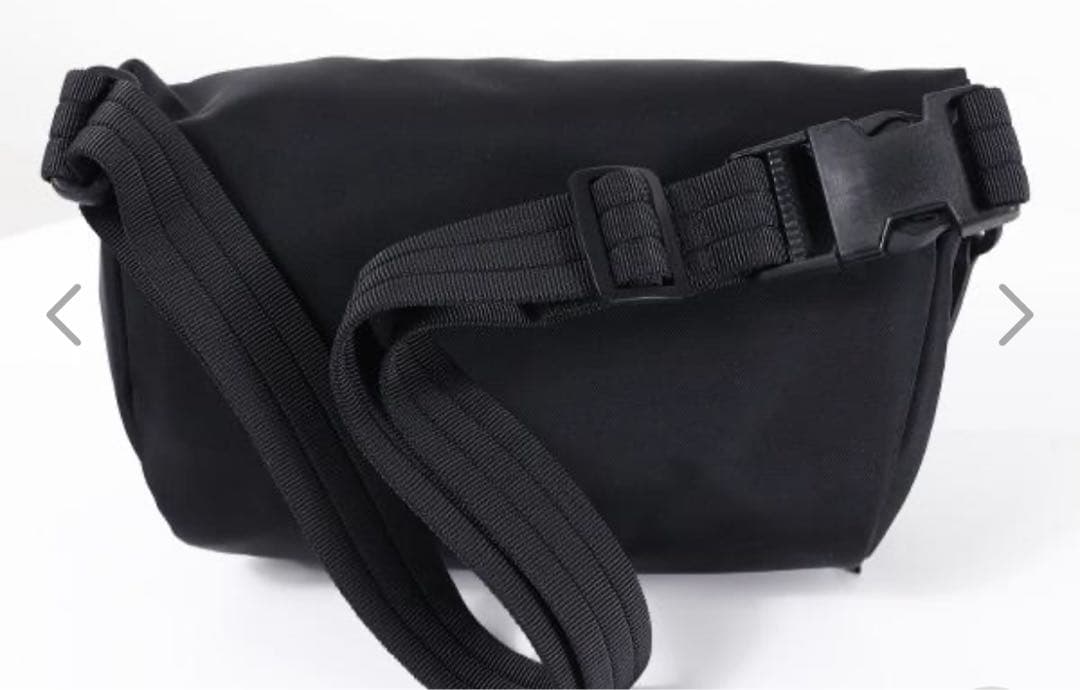 LONGCHAMP ボディバッグ