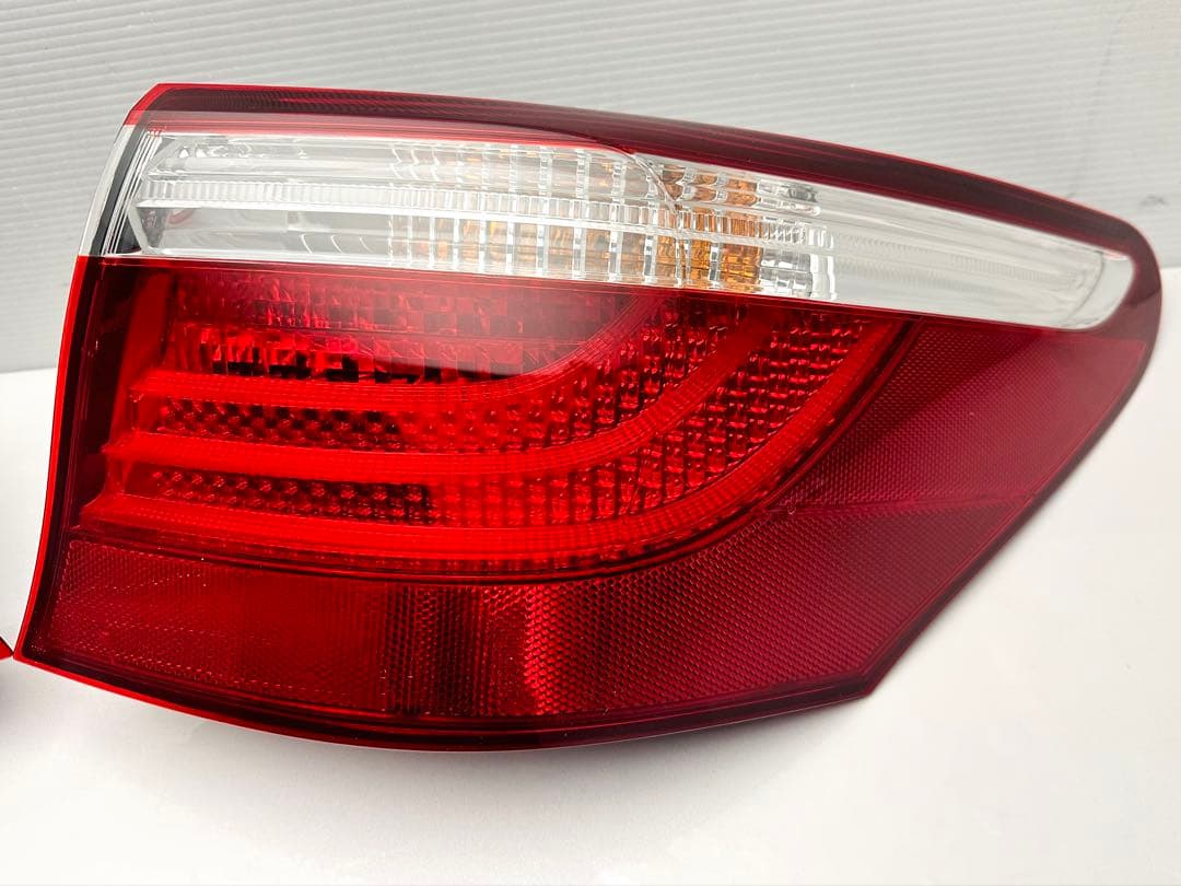 レクサスUSF40 LS460 テールライト KOITO 50-89 50-91
