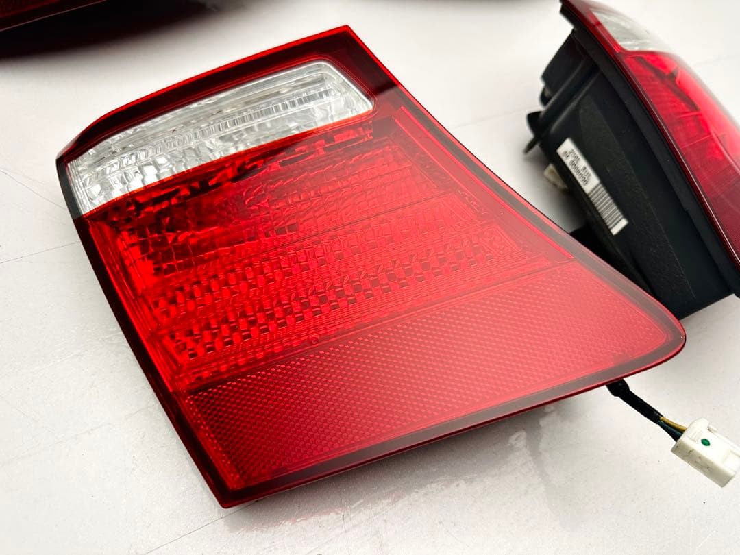 レクサスUSF40 LS460 テールライト KOITO 50-89 50-91