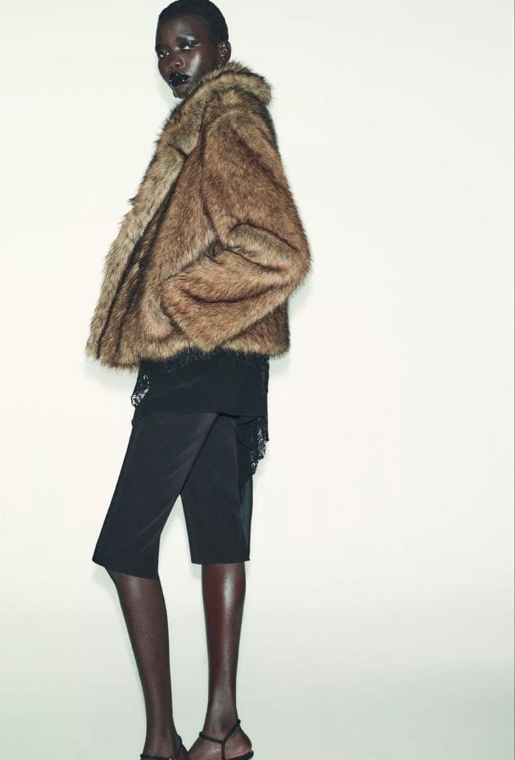 ZARAショートフェイクファーコート8073335700タグ付き試着のみ未使用品