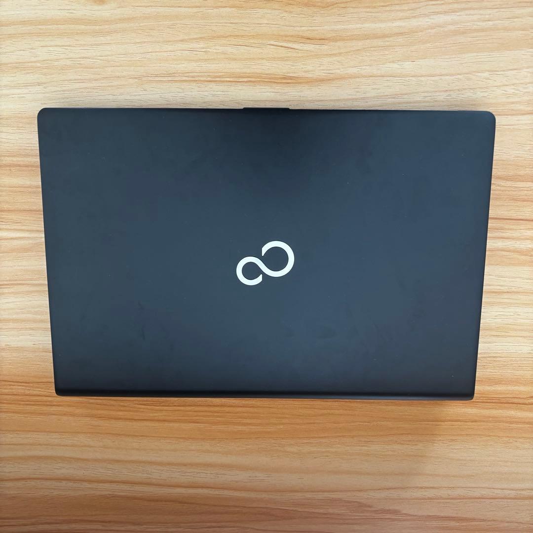 【FUJITSU】ノートPC i5搭載 メモリ8GBSSD256GB／Win11