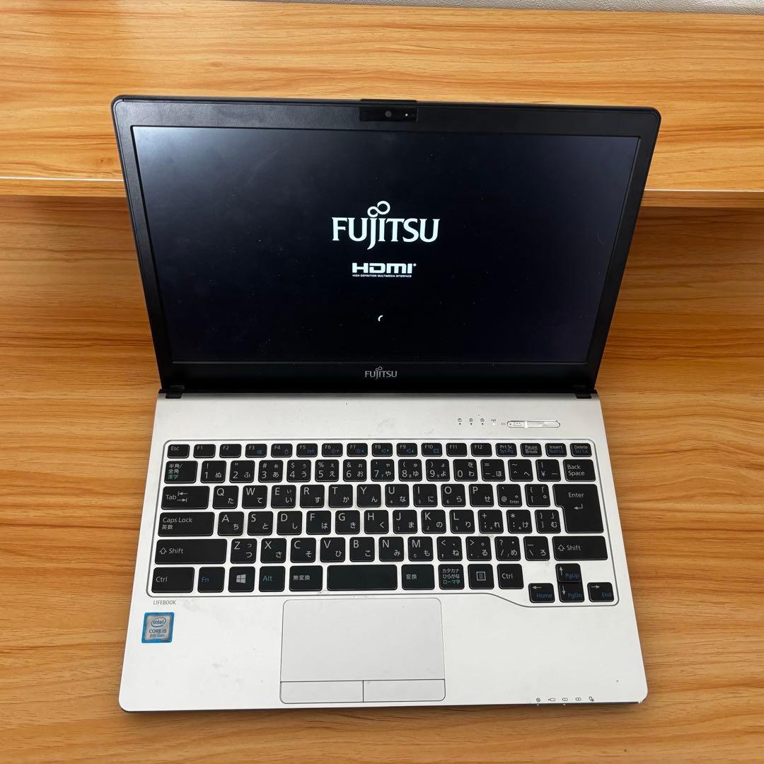 【FUJITSU】ノートPC i5搭載 メモリ8GBSSD256GB／Win11