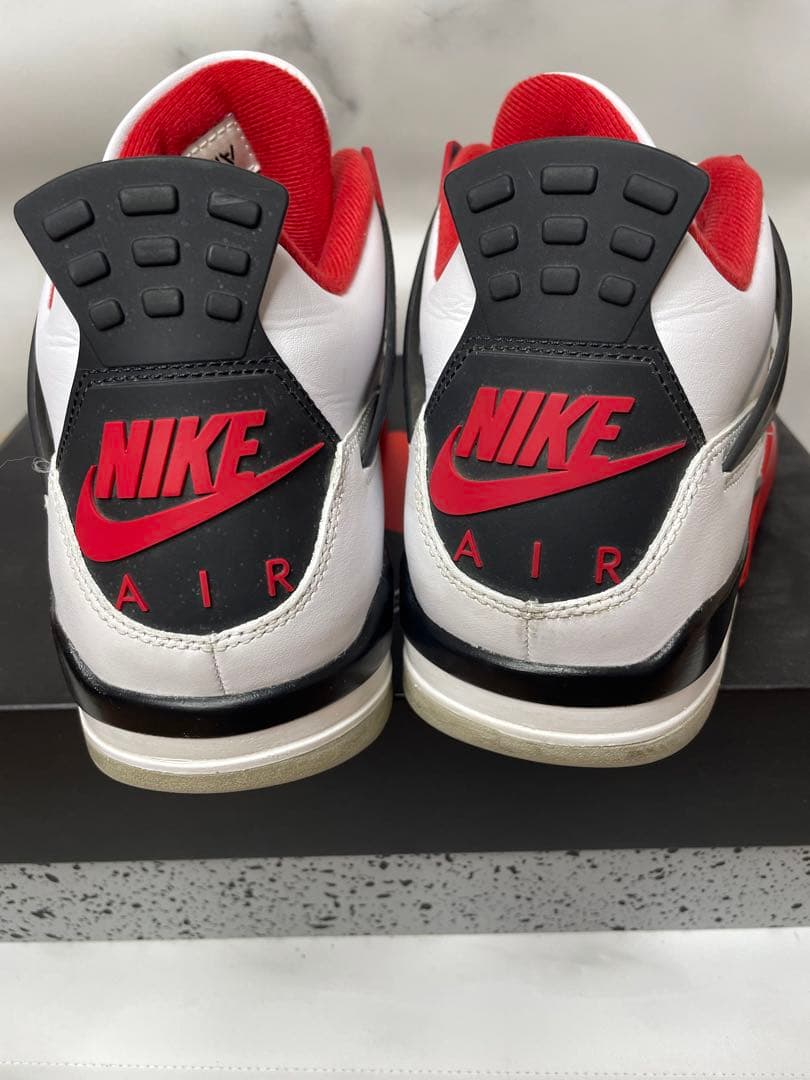 ジョーダンさん専用ページAir Jordan 4 Retro