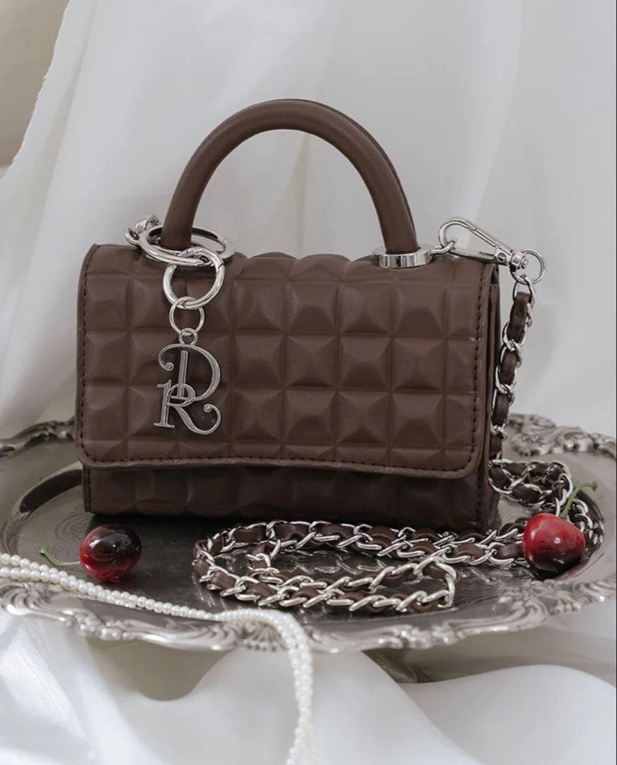 darich DRチャームチョコレートハンドバッグ