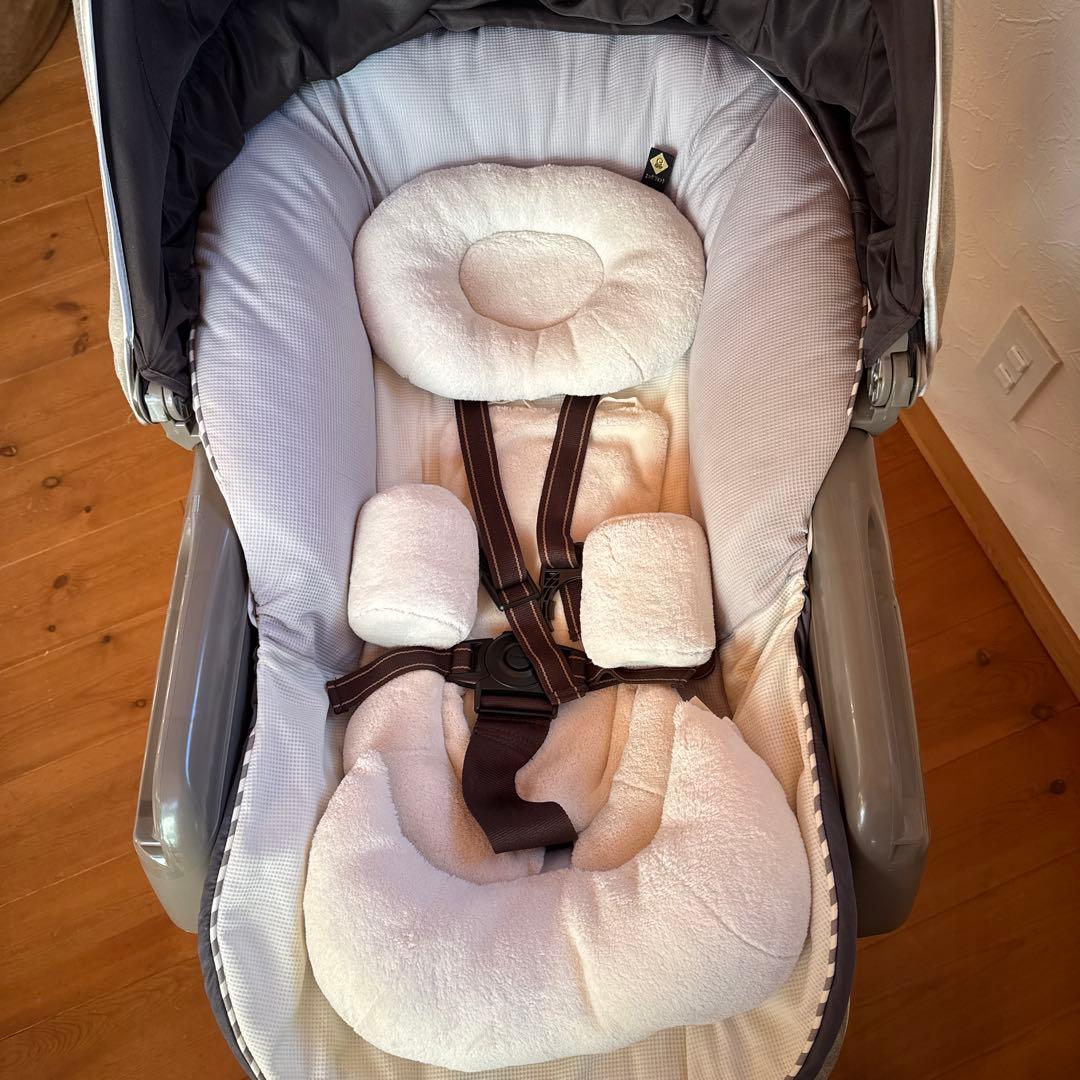 美品　コンビ　ネムリラ　オートスイング　ベージュ　ハイローチェア　電動