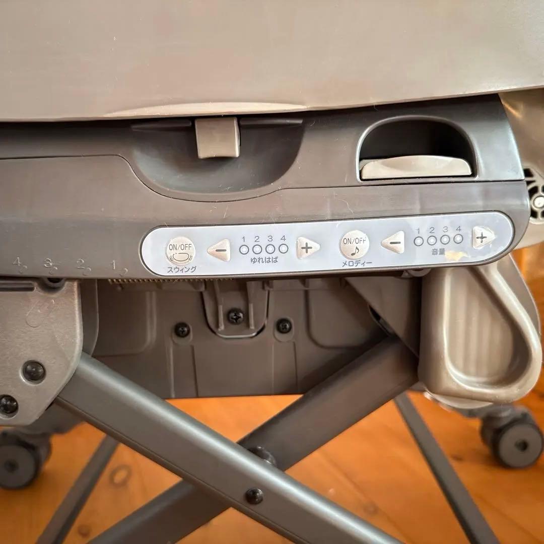 美品　コンビ　ネムリラ　オートスイング　ベージュ　ハイローチェア　電動