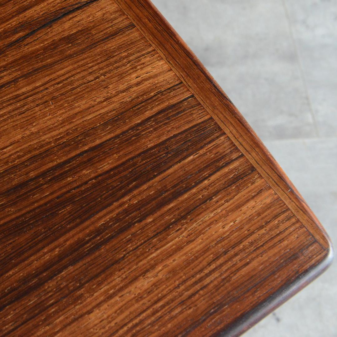 デンマーク 北欧ヴィンテージ サイドテーブル ローズウッド 北欧家具 ラタン棚付