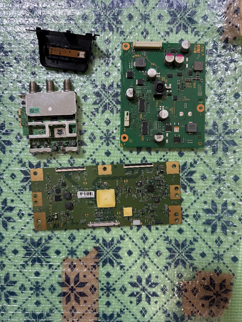 ソニー　KJ-43X8000E 2018年製の基盤セット