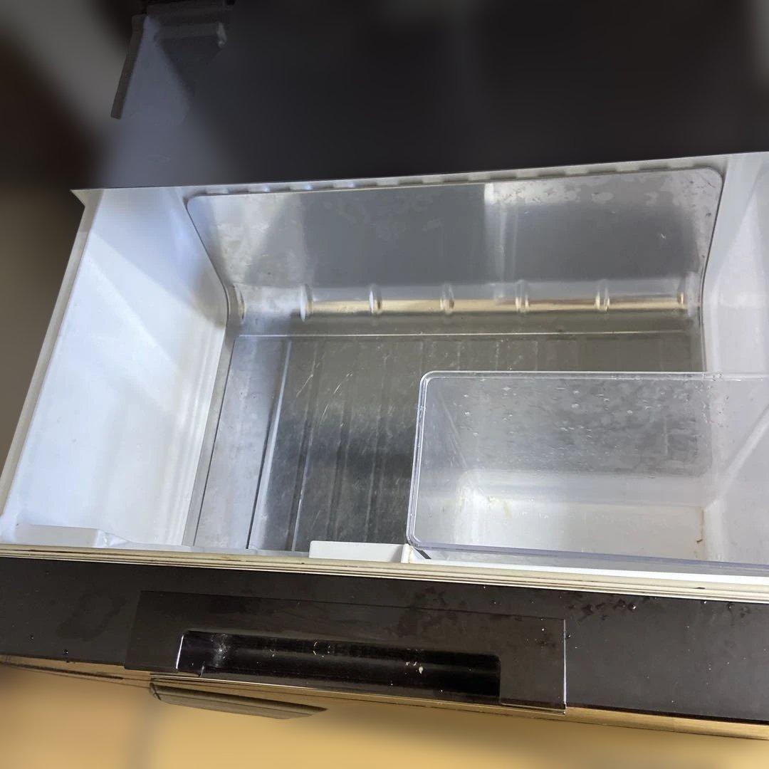 フレンチドア冷蔵庫 メタリックレッド