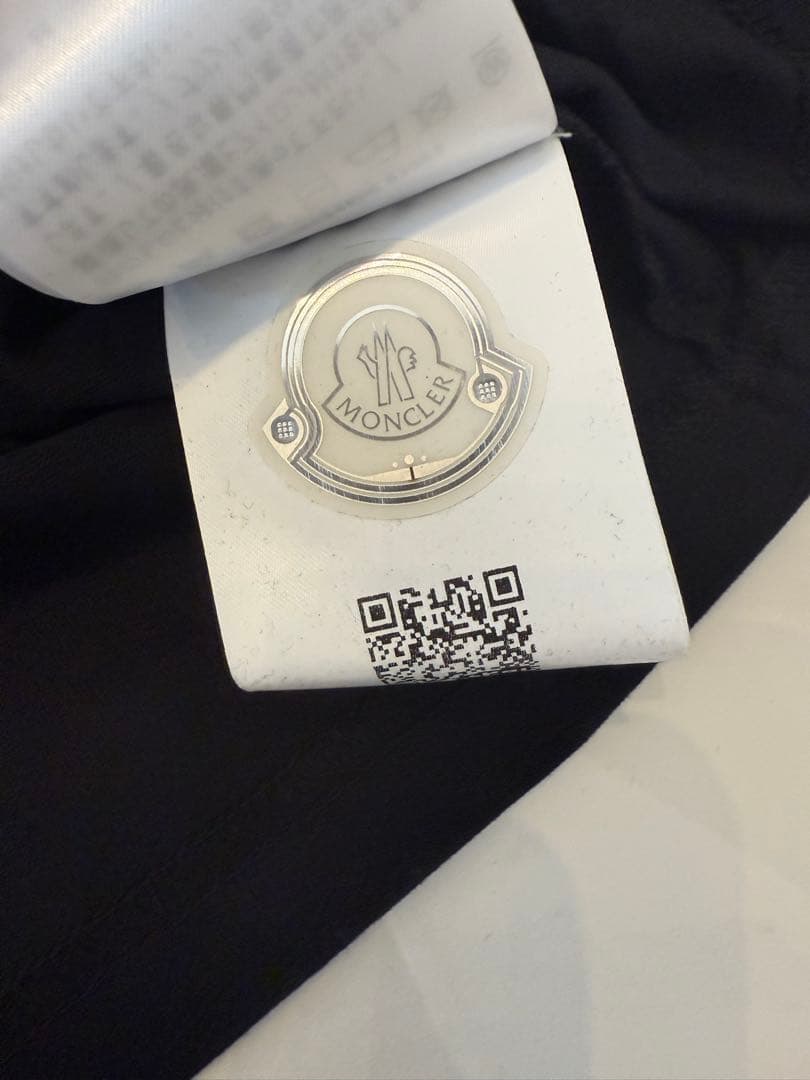 新品　MONCLER MAGLIA T-SHIRT ブラック TG 4A