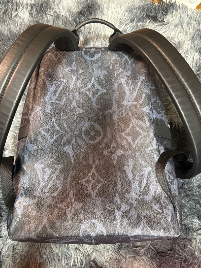 Louis Vuitton グレー リュック